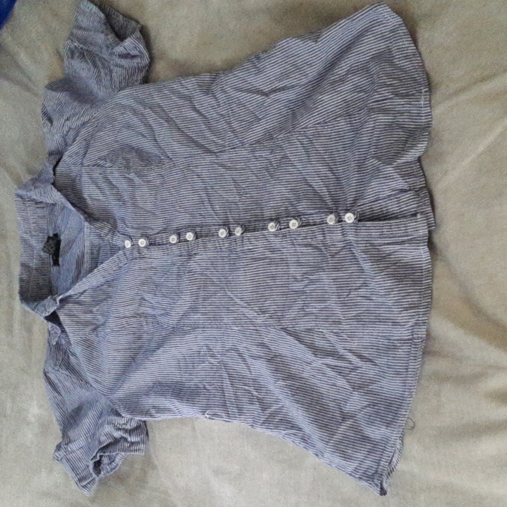 Strawberry stretch button down top size medium (junior)